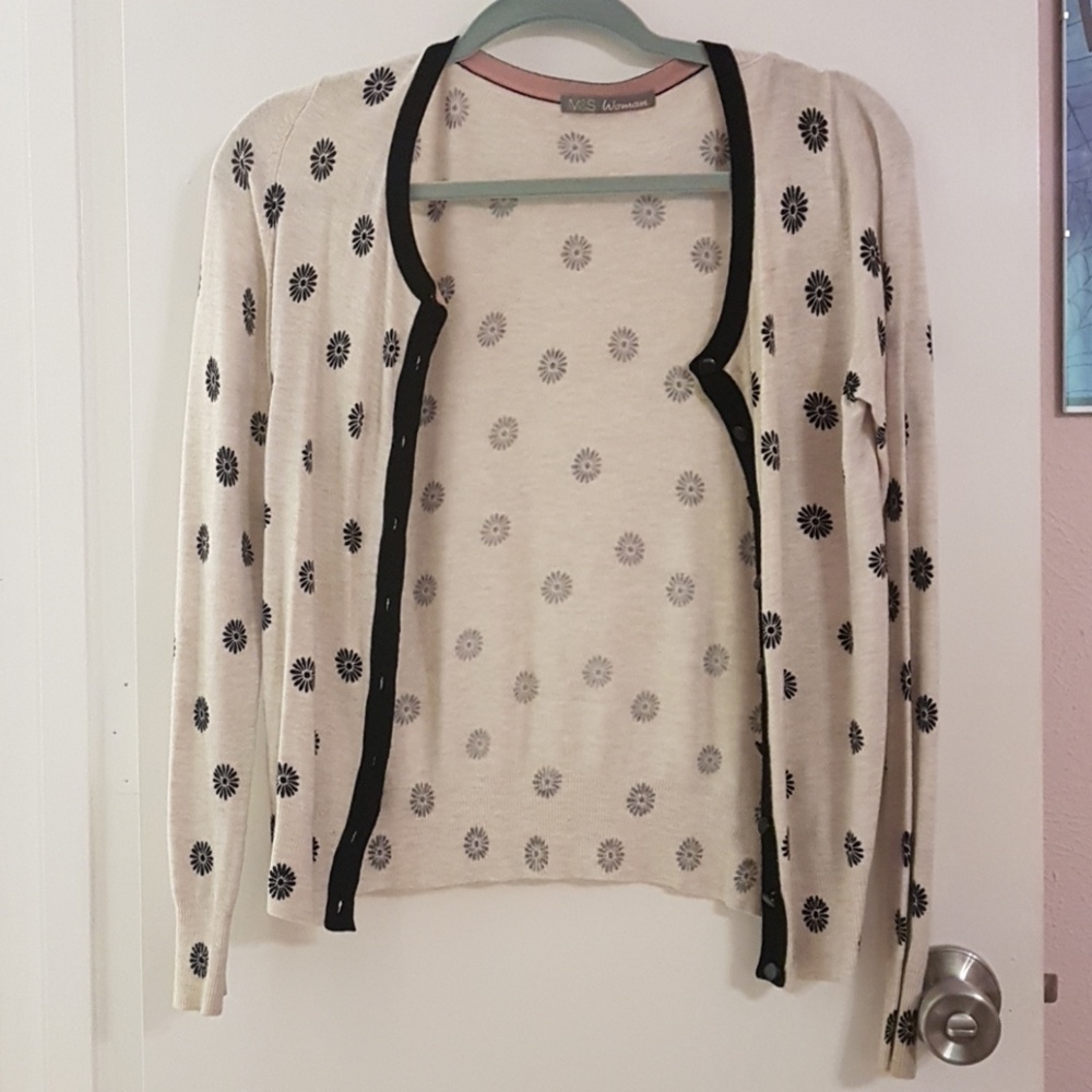 Cream professional sweater vintages inspired